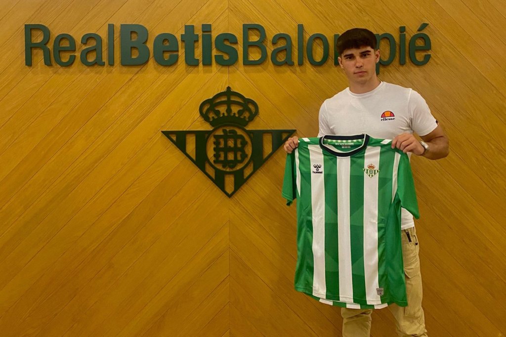 Pablo Martínez, tercera incorporación para el Betis C